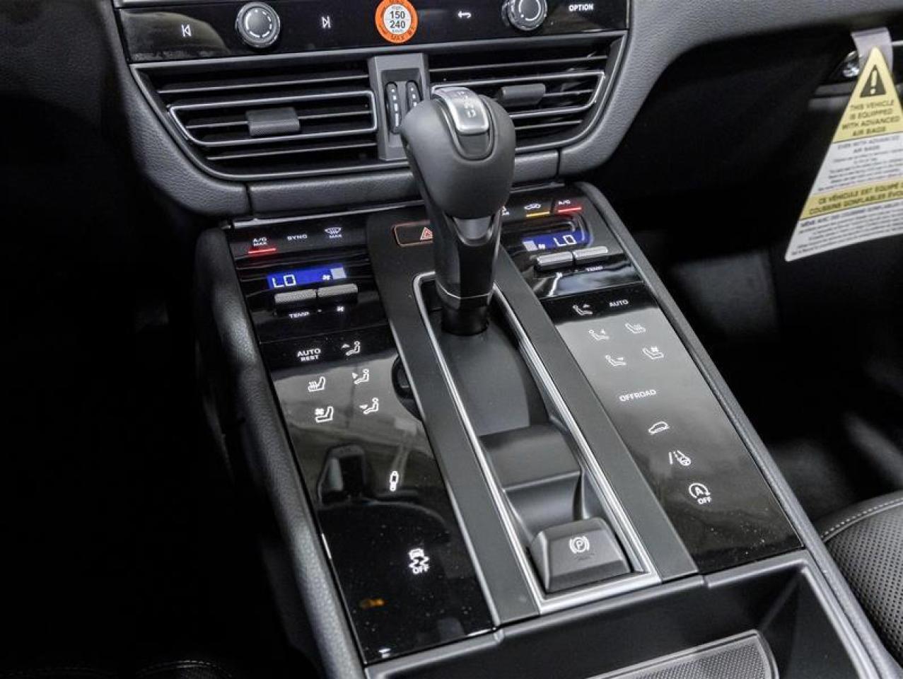 2026 Porsche Macan  Photo