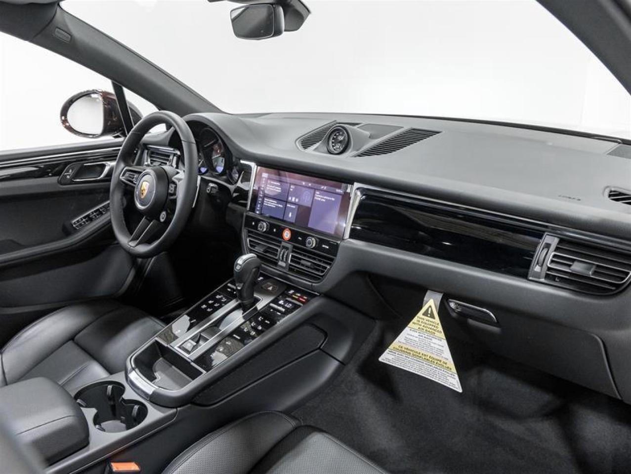 2026 Porsche Macan  Photo