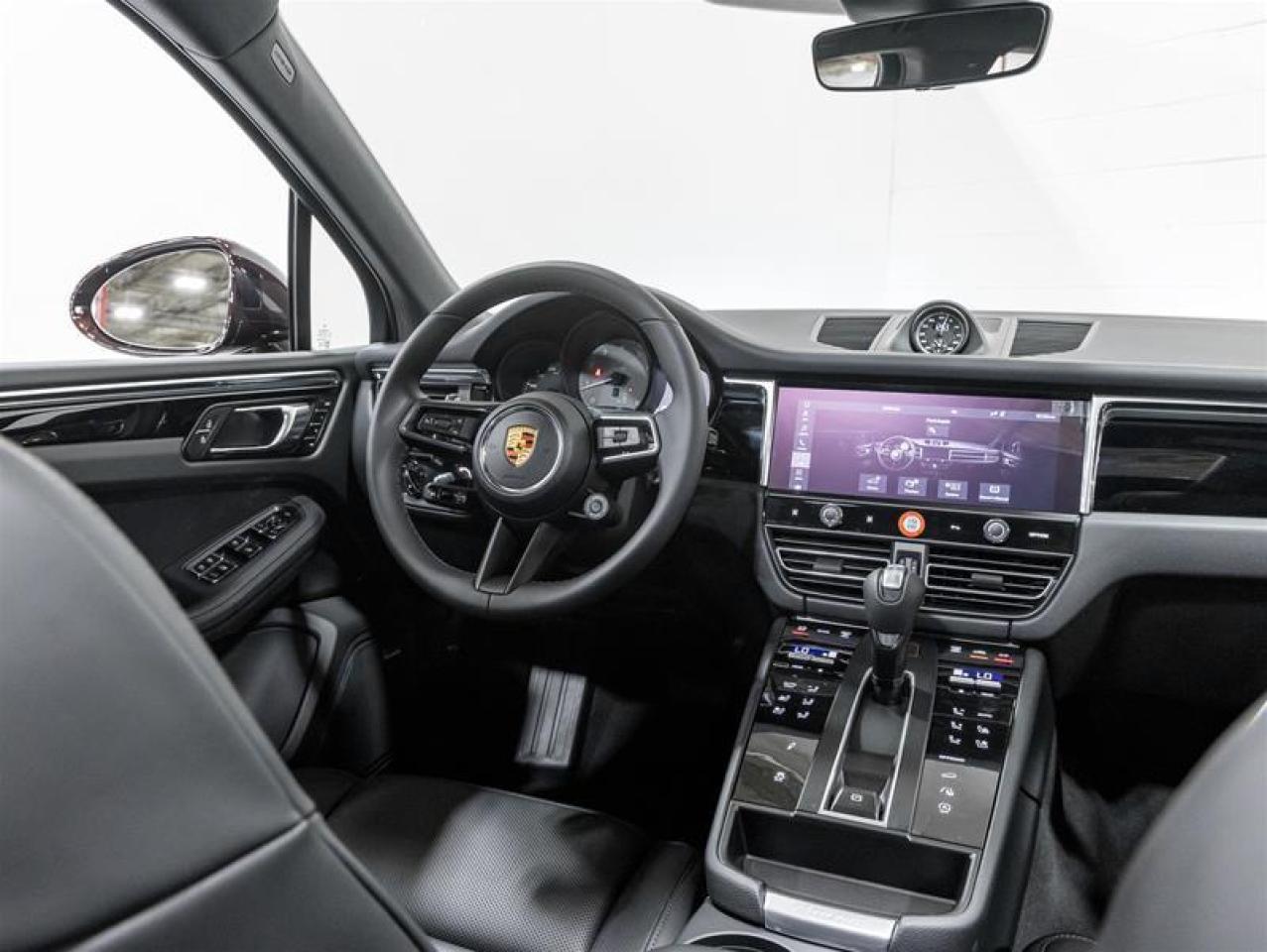 2026 Porsche Macan  Photo