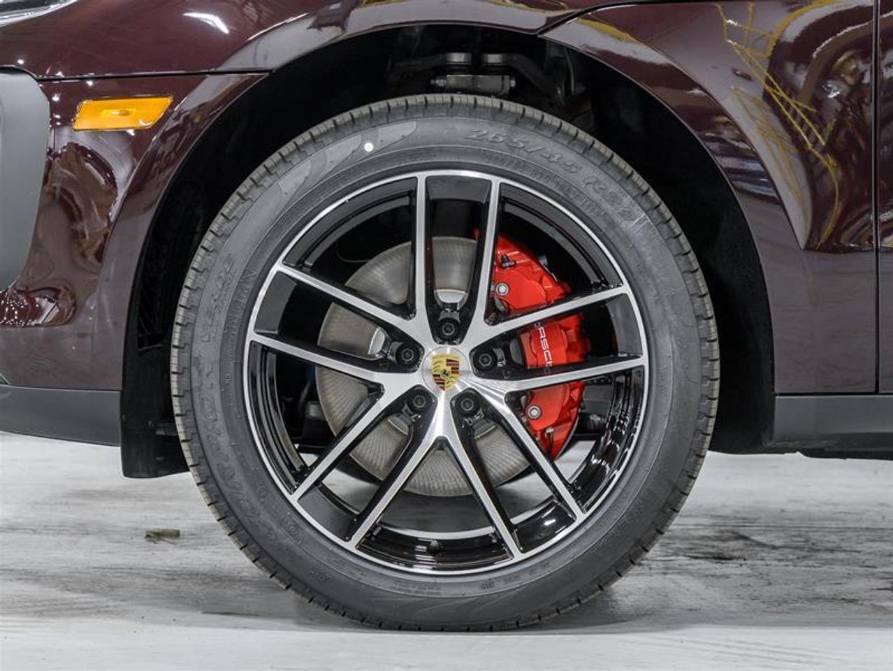 2026 Porsche Macan  Photo4