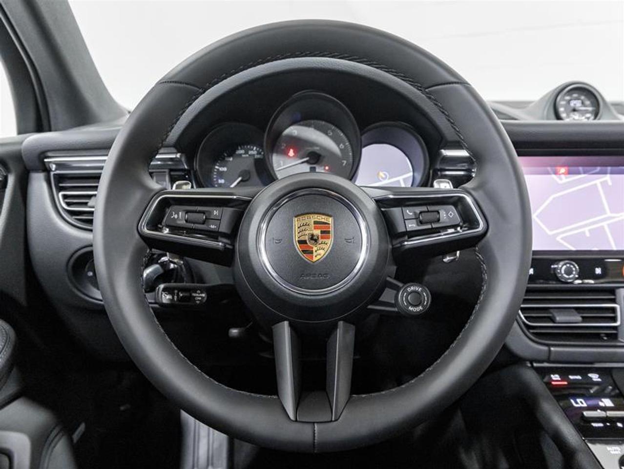 2026 Porsche Macan  Photo