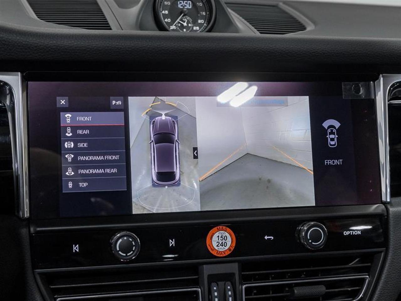 2026 Porsche Macan  Photo