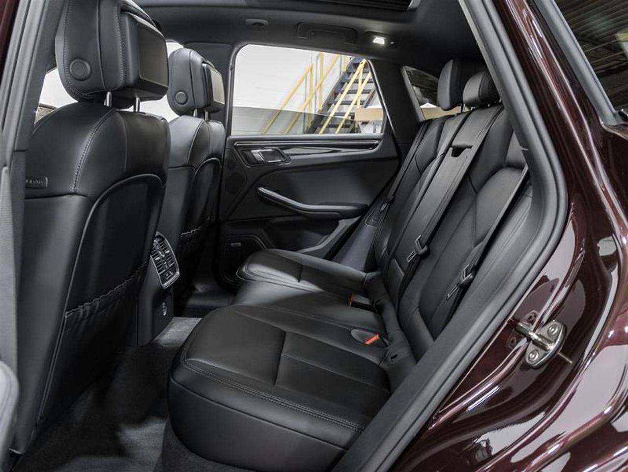 2026 Porsche Macan  Photo