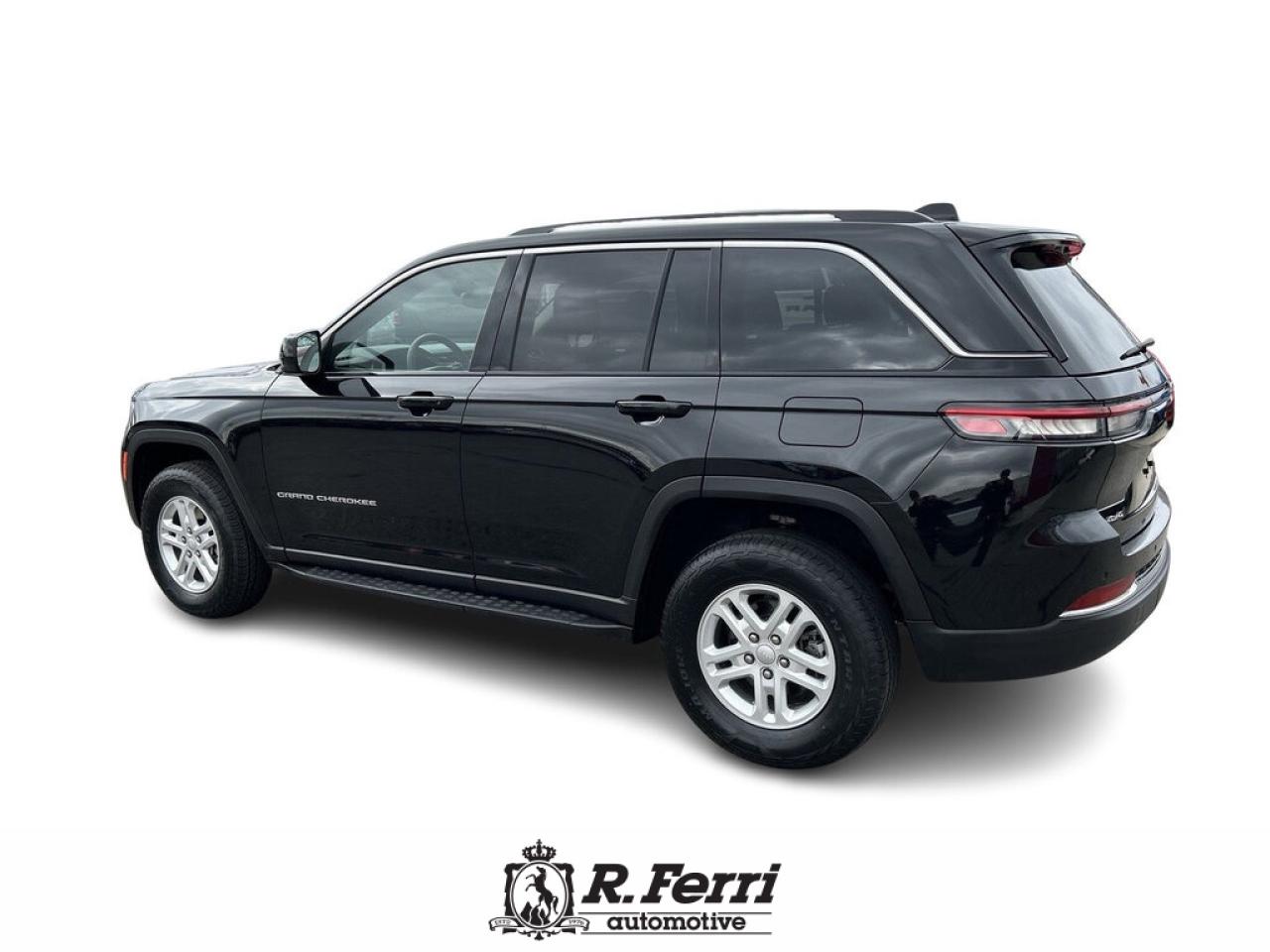 2023 Jeep Grand Cherokee Laredo 4dr 4x4 Photo