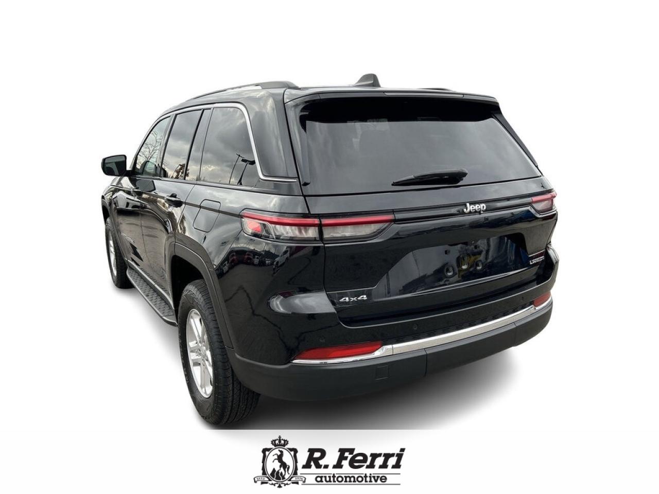 2023 Jeep Grand Cherokee Laredo 4dr 4x4 Photo