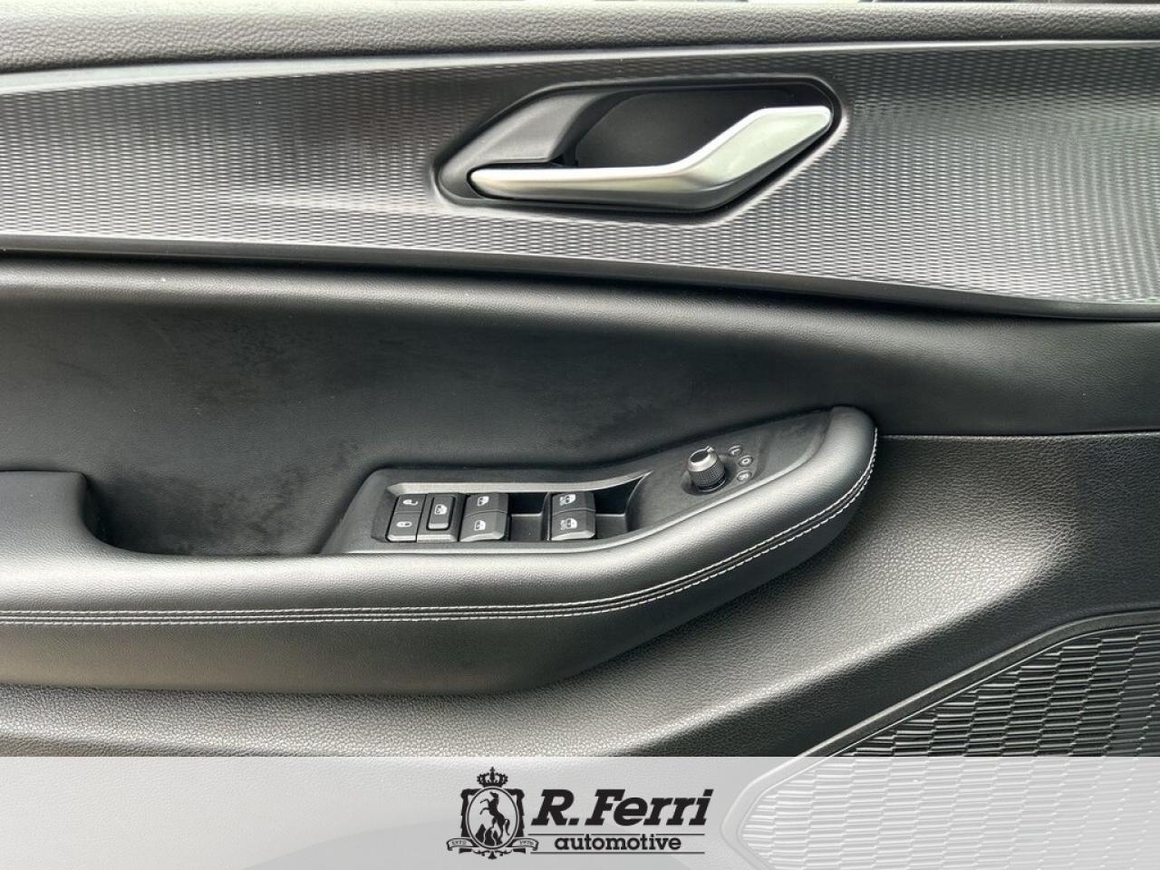 2023 Jeep Grand Cherokee Laredo 4dr 4x4 Photo