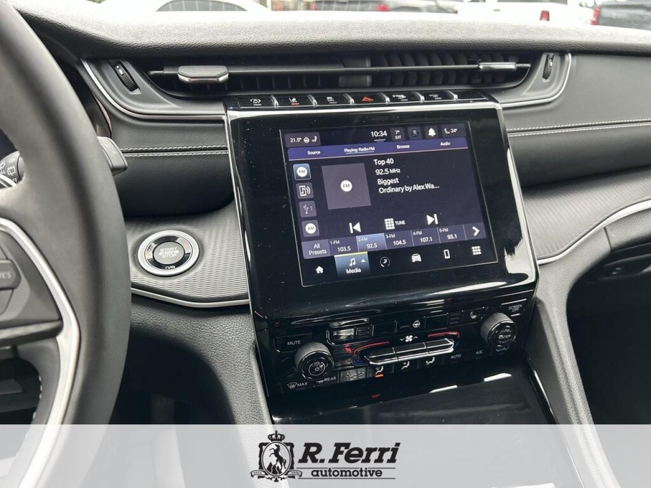 2023 Jeep Grand Cherokee Laredo 4dr 4x4 Photo