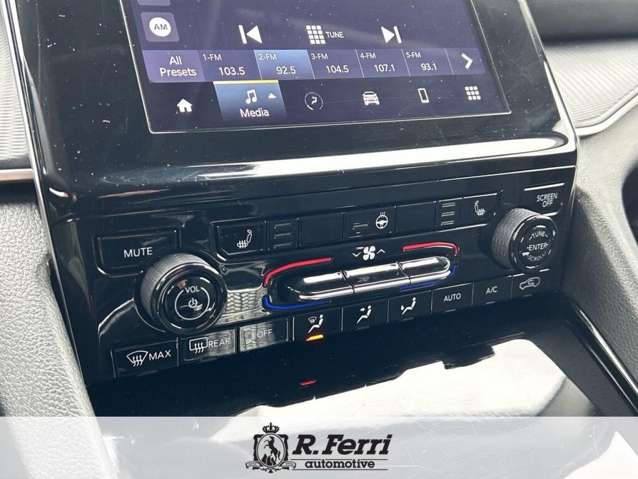 2023 Jeep Grand Cherokee Laredo 4dr 4x4 Photo