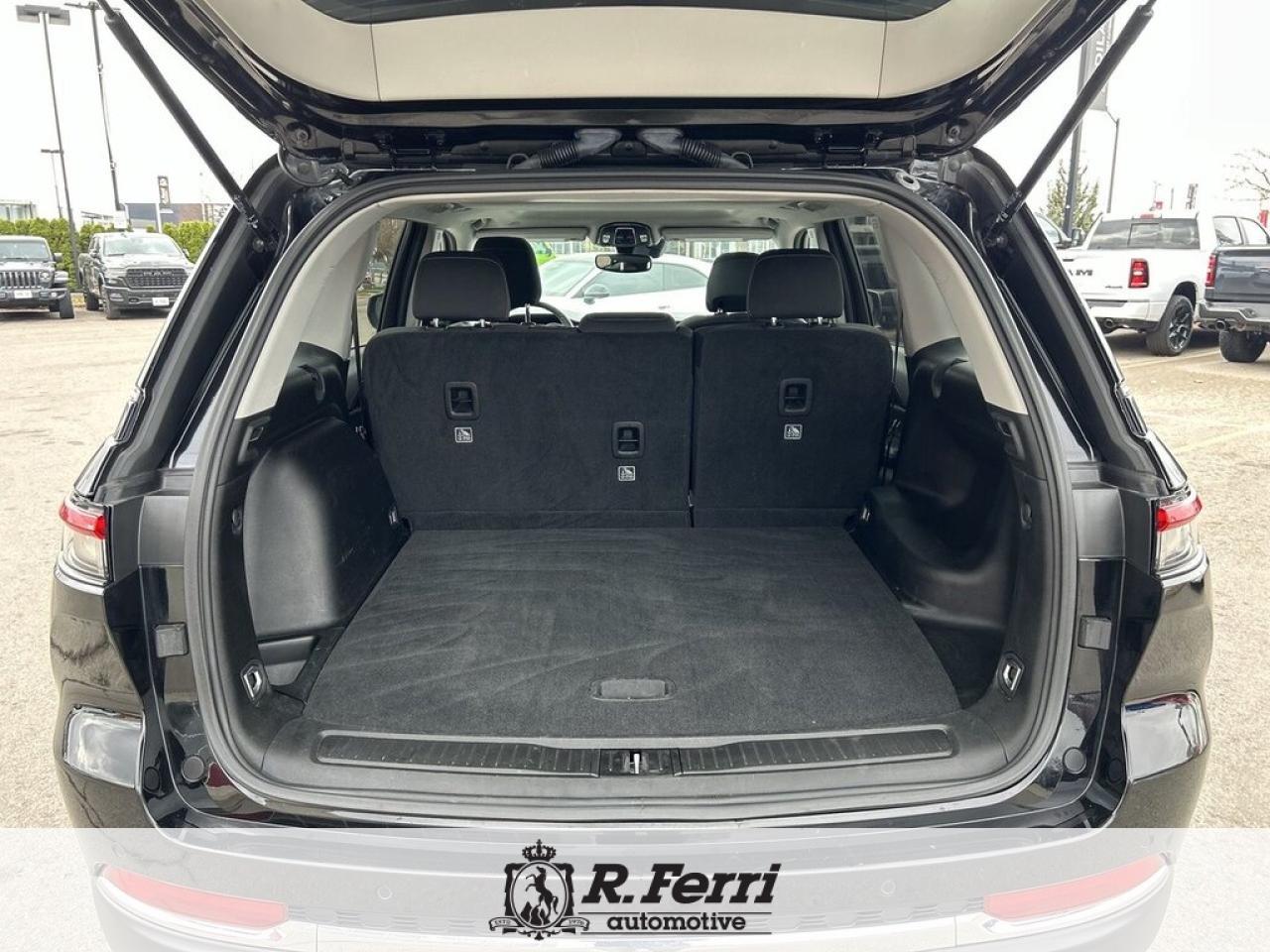 2023 Jeep Grand Cherokee Laredo 4dr 4x4 Photo