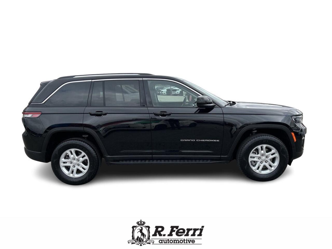 2023 Jeep Grand Cherokee Laredo 4dr 4x4 Photo