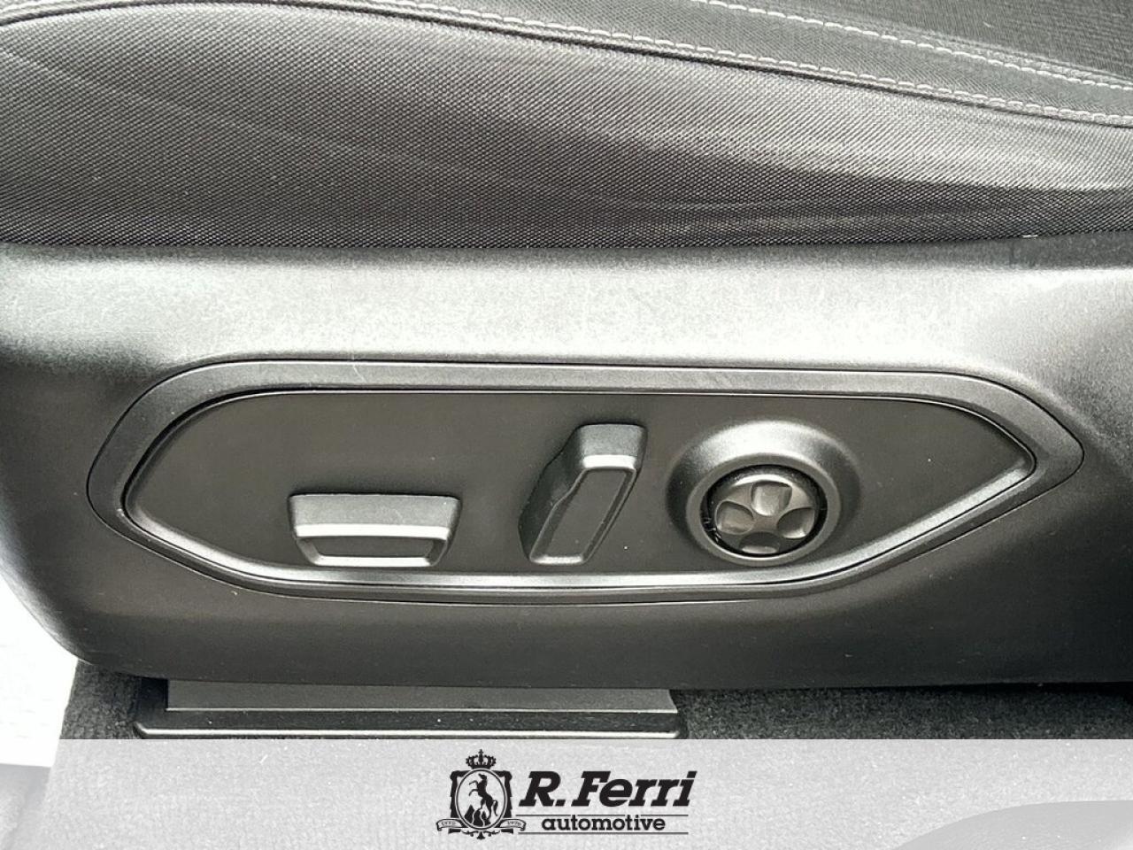 2023 Jeep Grand Cherokee Laredo 4dr 4x4 Photo