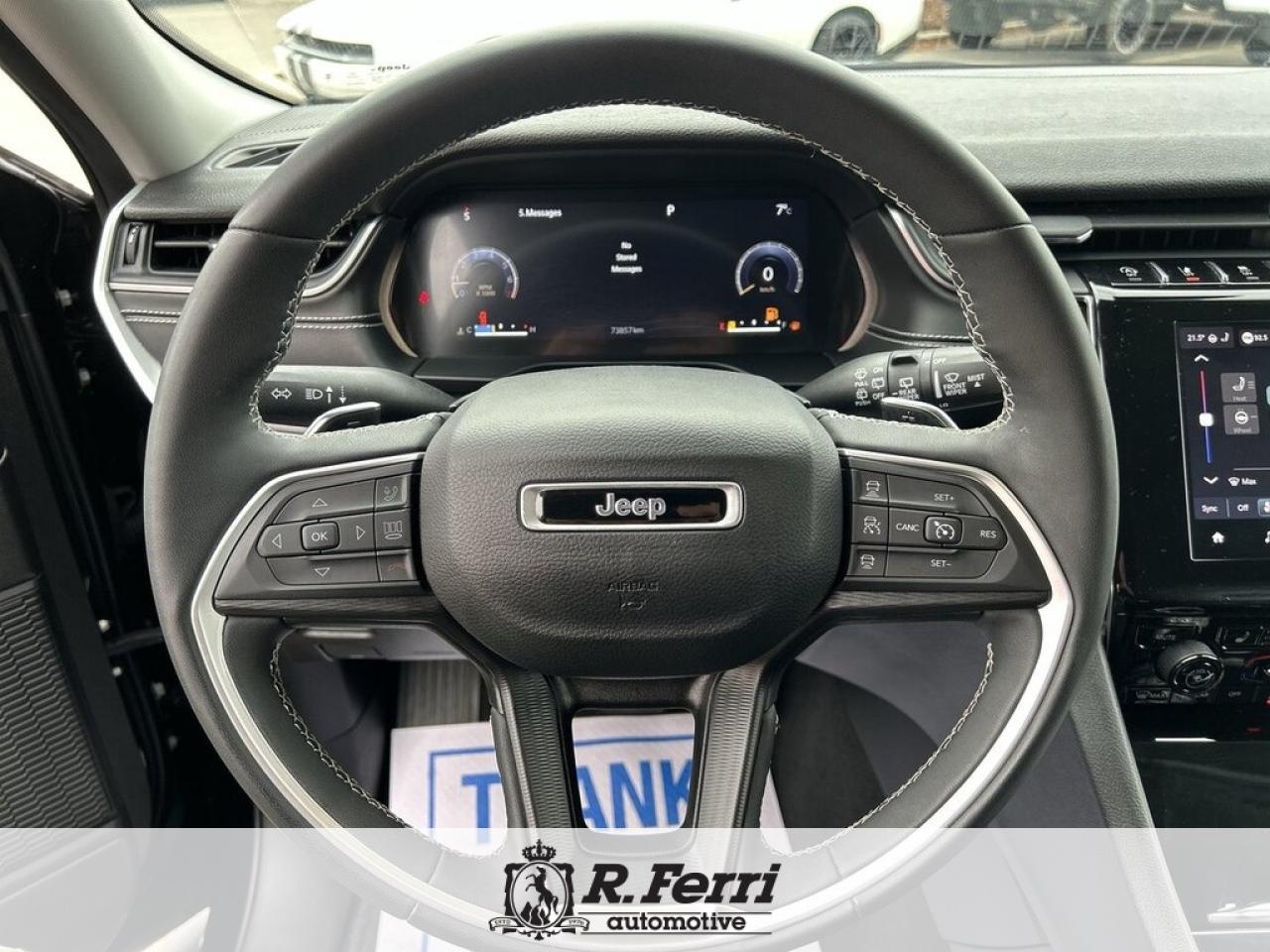 2023 Jeep Grand Cherokee Laredo 4dr 4x4 Photo