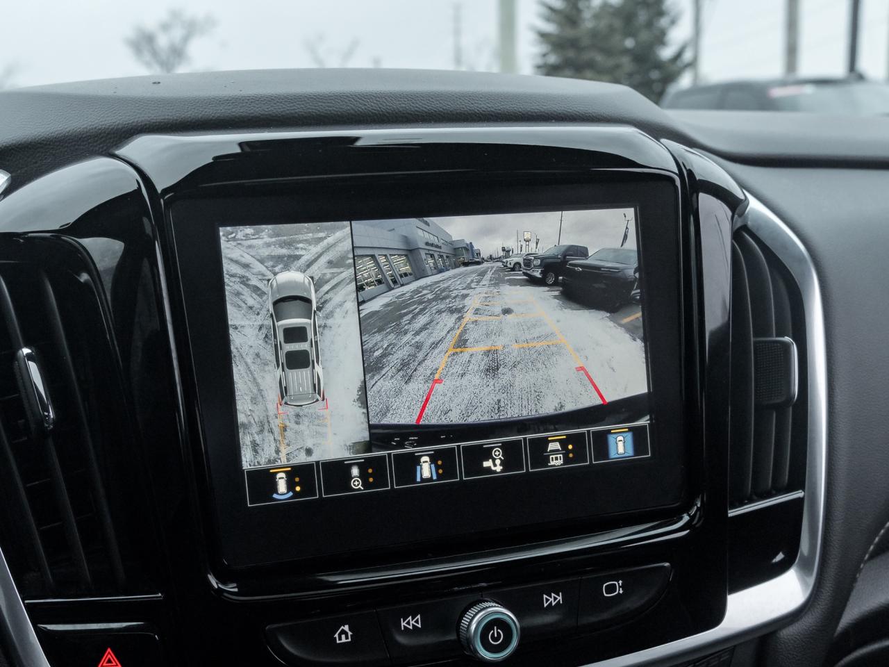 2022 Chevrolet Traverse Premier All-Wheel Drive Photo