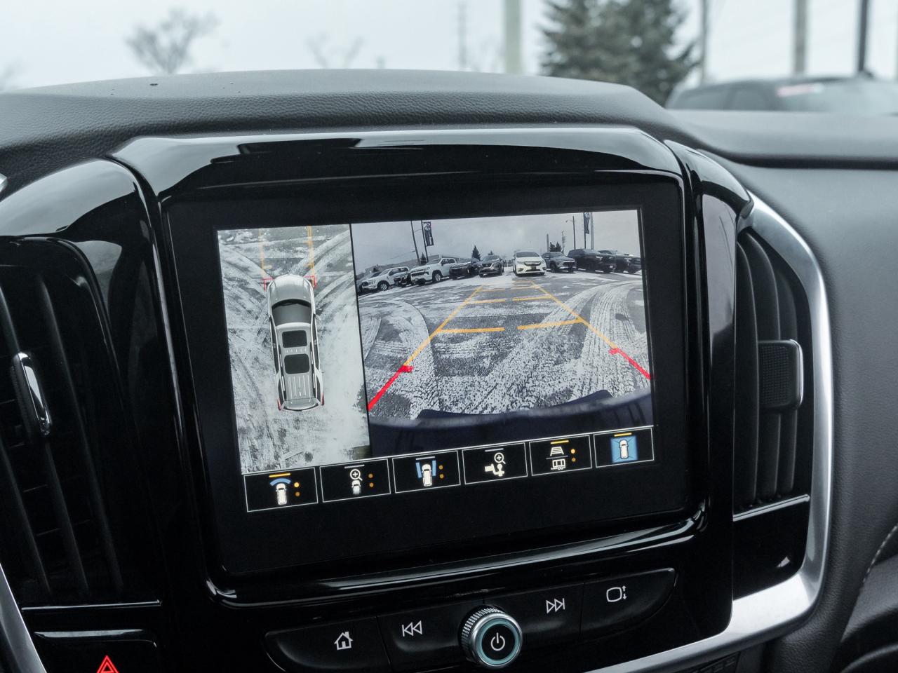 2022 Chevrolet Traverse Premier All-Wheel Drive Photo