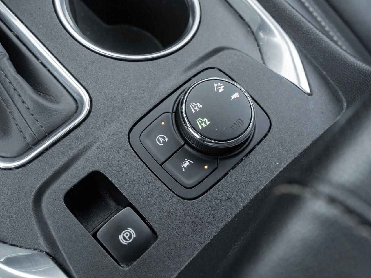 2022 Chevrolet Traverse Premier All-Wheel Drive Photo