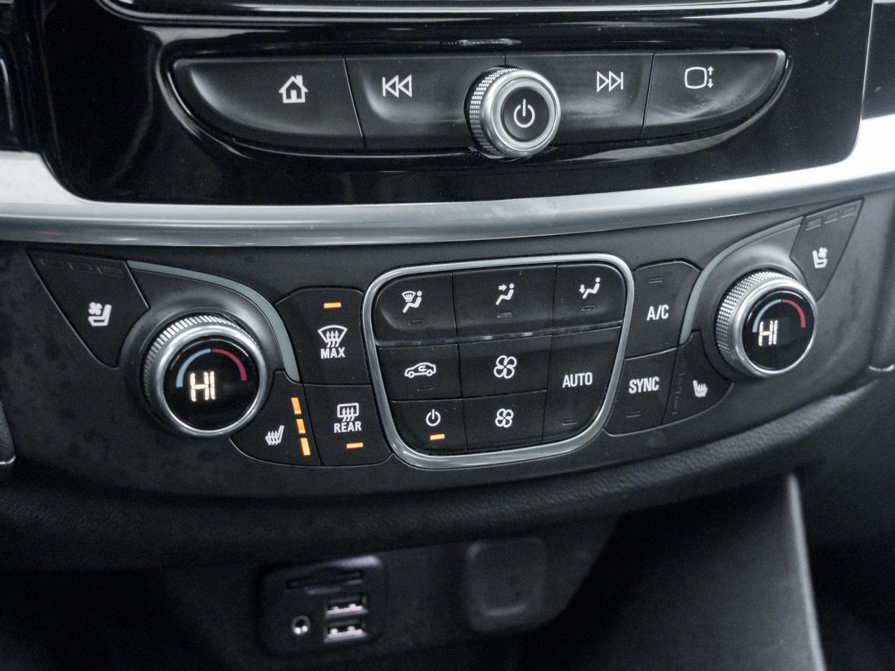 2022 Chevrolet Traverse Premier All-Wheel Drive Photo