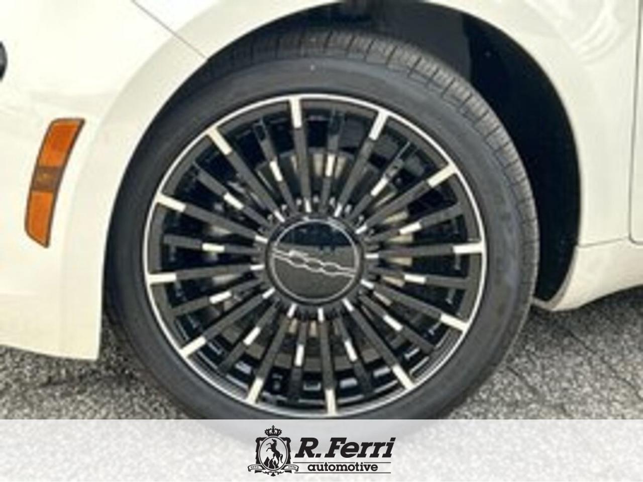 2025 Fiat 500E Base 2dr Hatchback Photo2