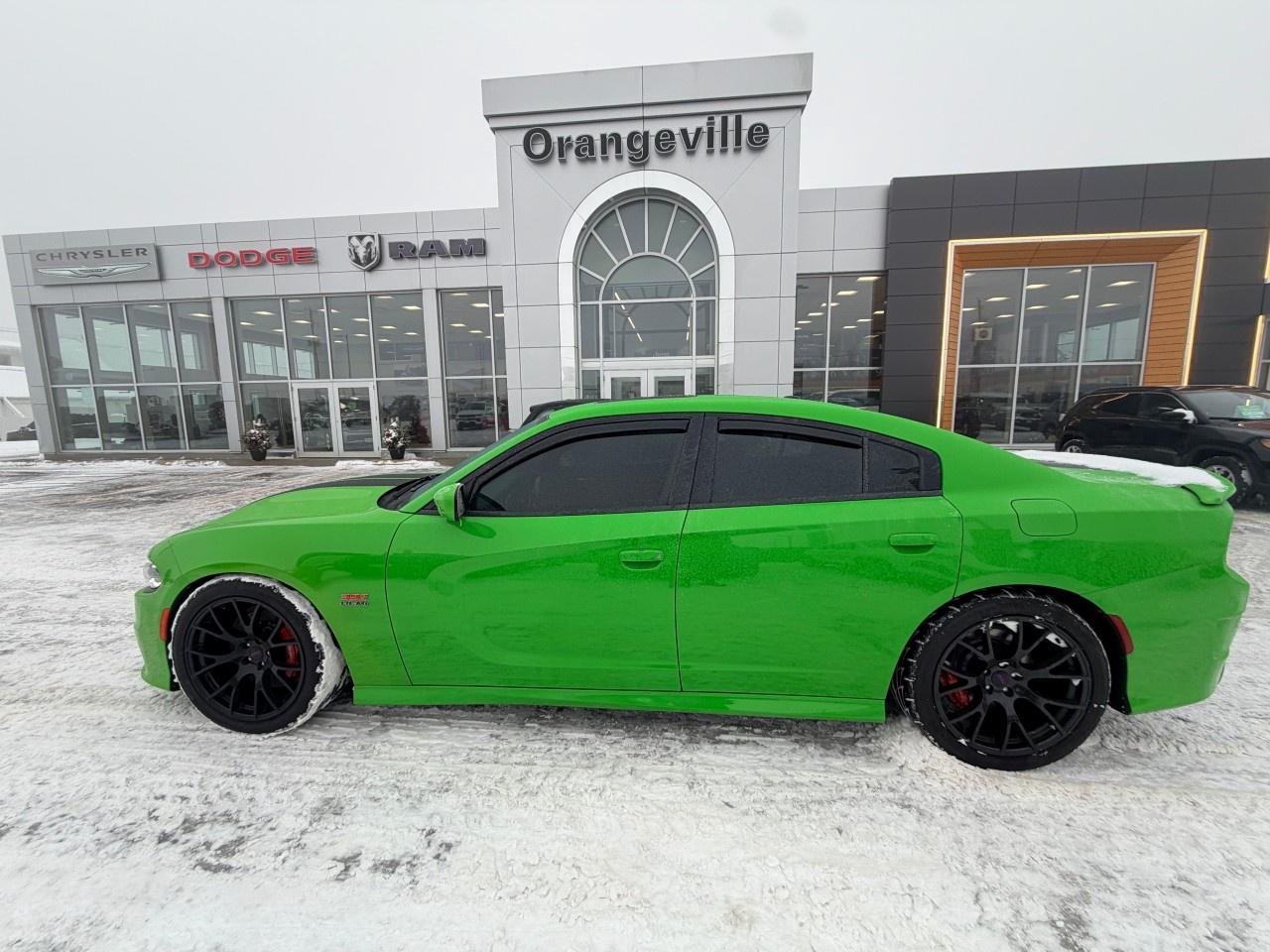 2017 Dodge Charger 4dr Sdn SRT 392 RWD Photo