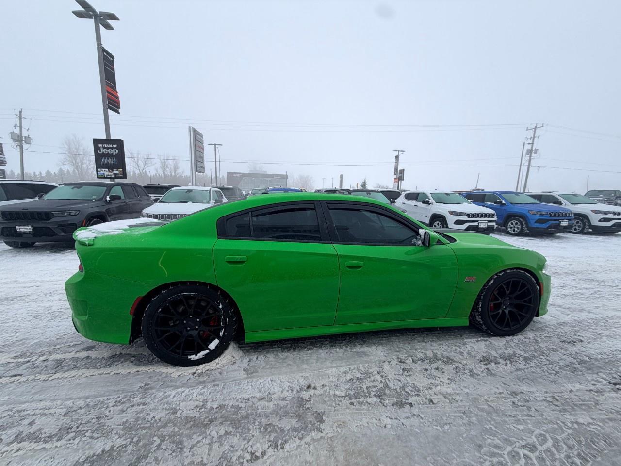 2017 Dodge Charger 4dr Sdn SRT 392 RWD Photo