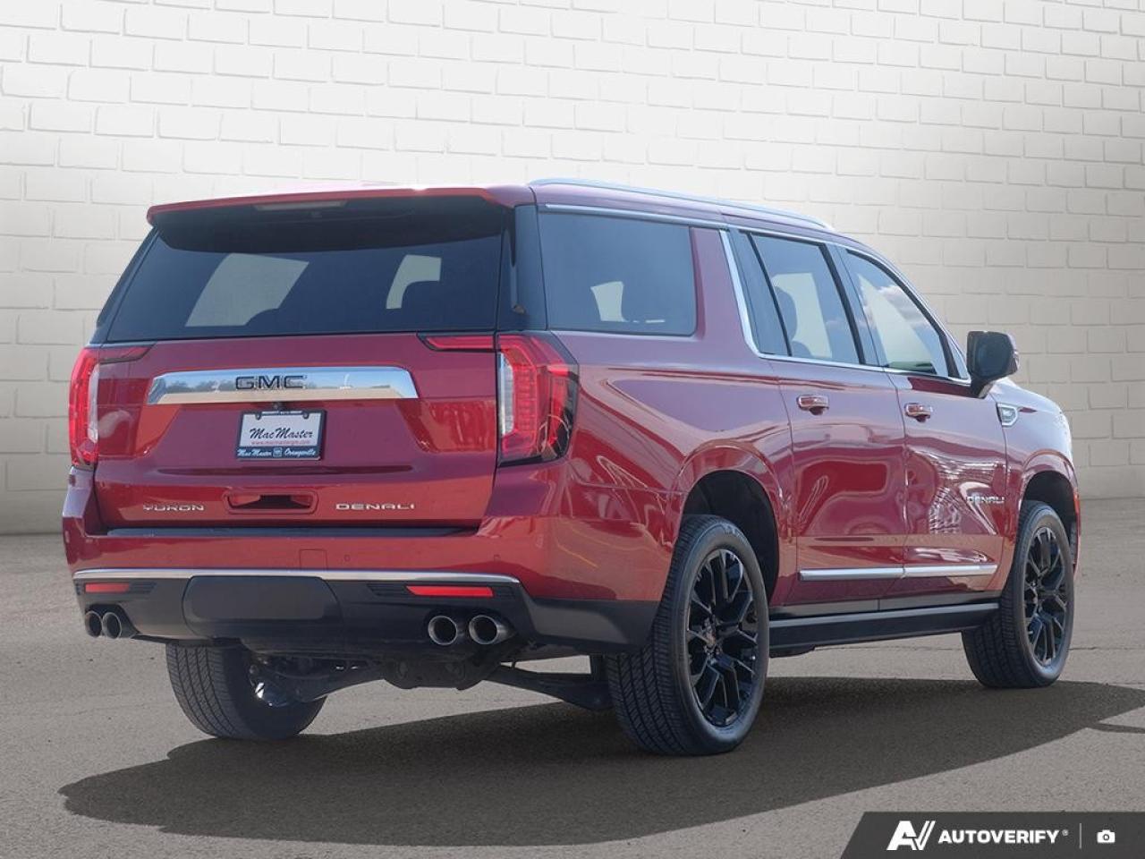 2023 GMC Yukon XL 4WD 4DR DENALI Photo4