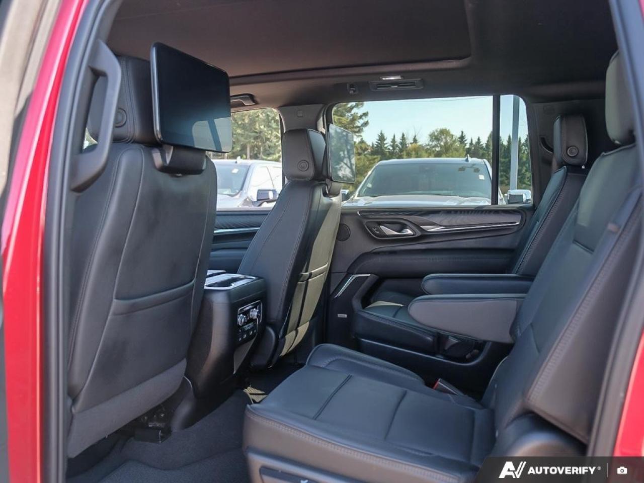 2023 GMC Yukon XL 4WD 4DR DENALI Photo