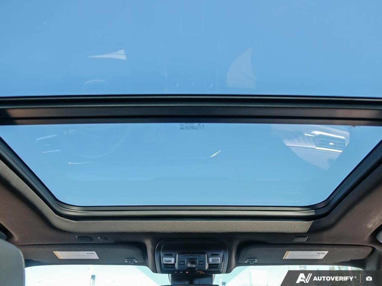 2023 GMC Yukon XL 4WD 4DR DENALI Photo