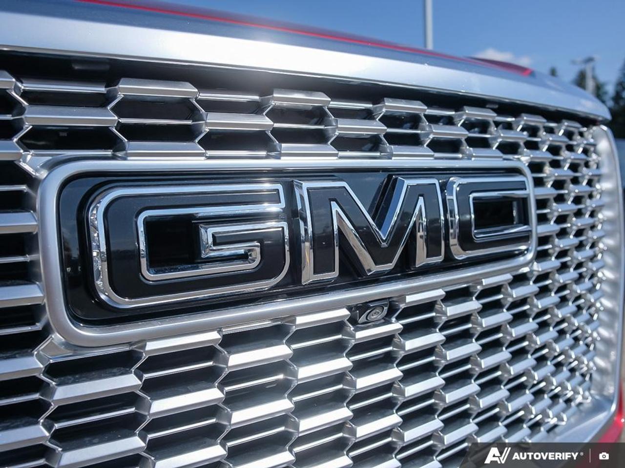 2023 GMC Yukon XL 4WD 4DR DENALI Photo