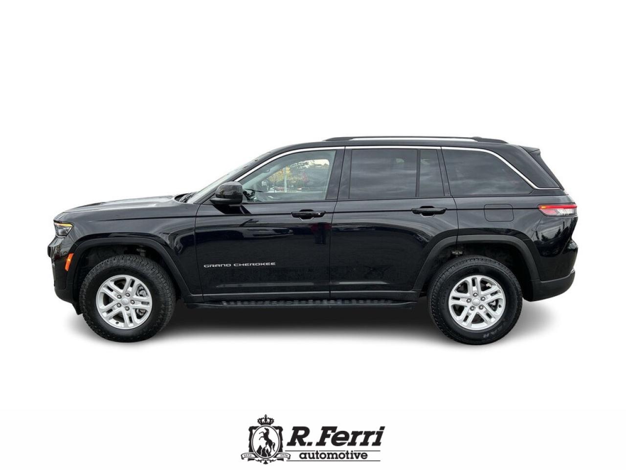 2023 Jeep Grand Cherokee Laredo 4dr 4x4 Photo