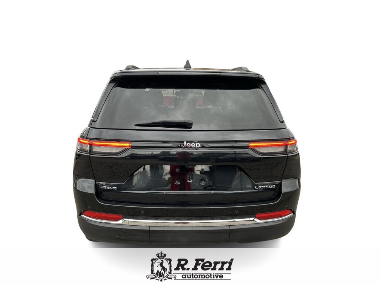 2023 Jeep Grand Cherokee Laredo 4dr 4x4 Photo