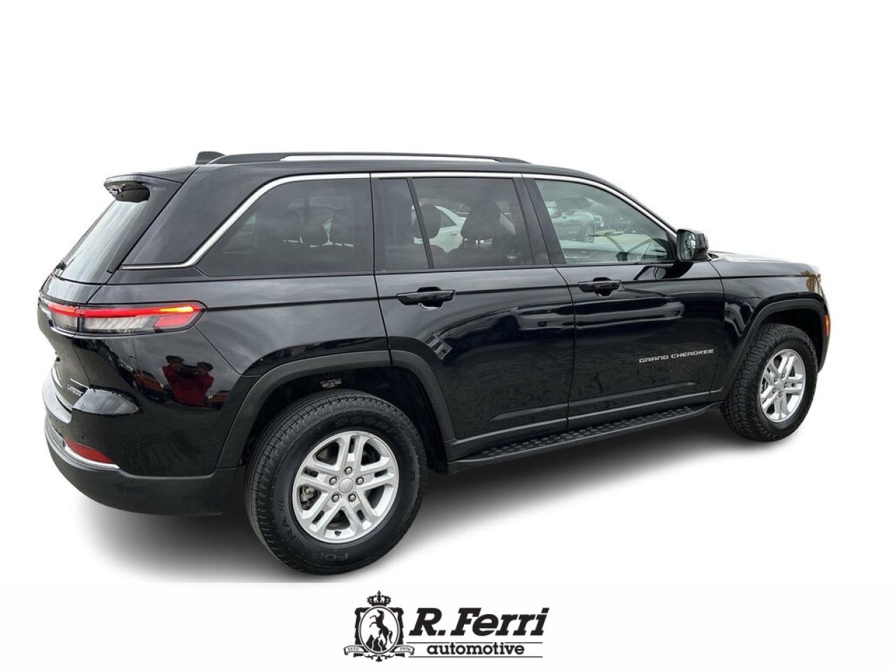 2023 Jeep Grand Cherokee Laredo 4dr 4x4 Photo