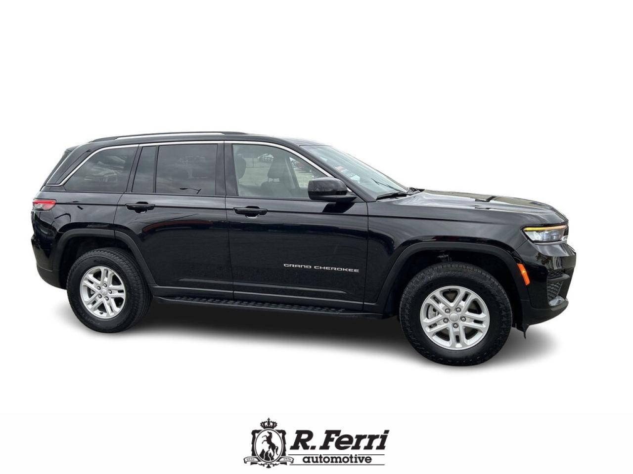 2023 Jeep Grand Cherokee Laredo 4dr 4x4 Photo