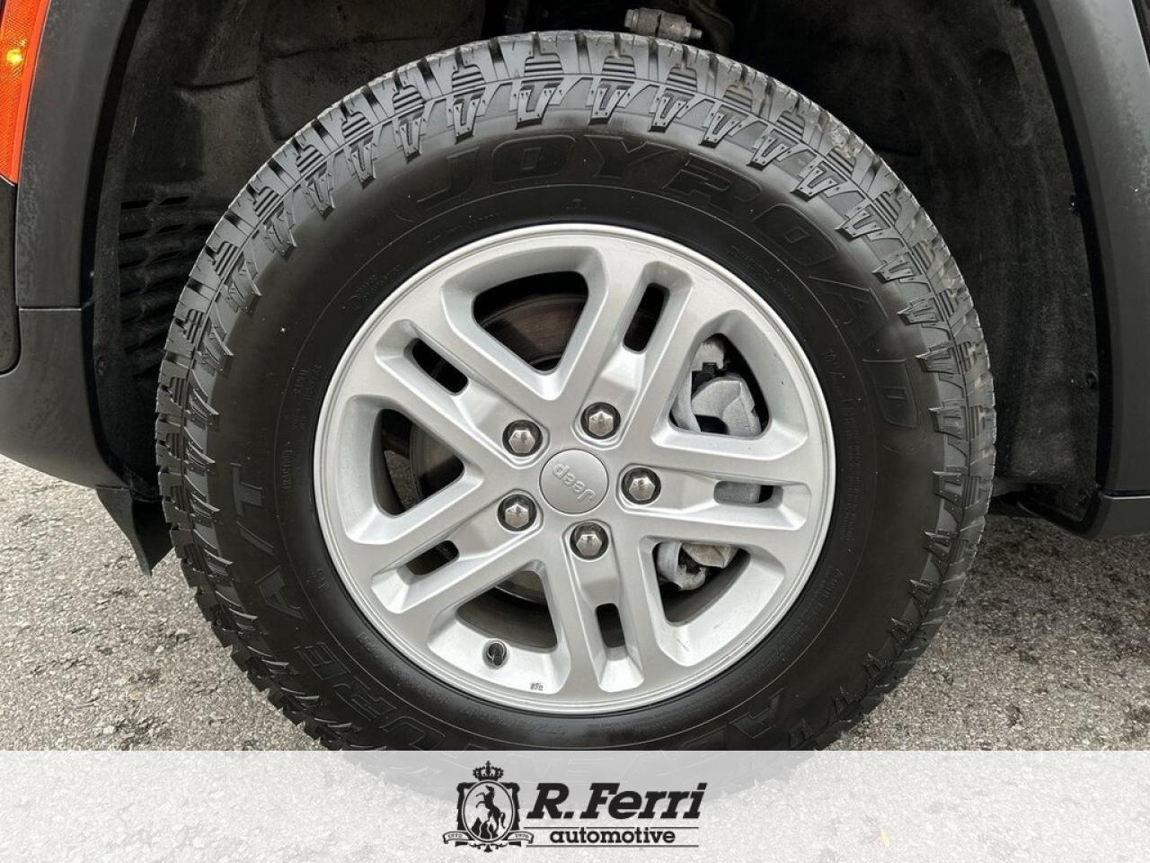 2023 Jeep Grand Cherokee Laredo 4dr 4x4 Photo