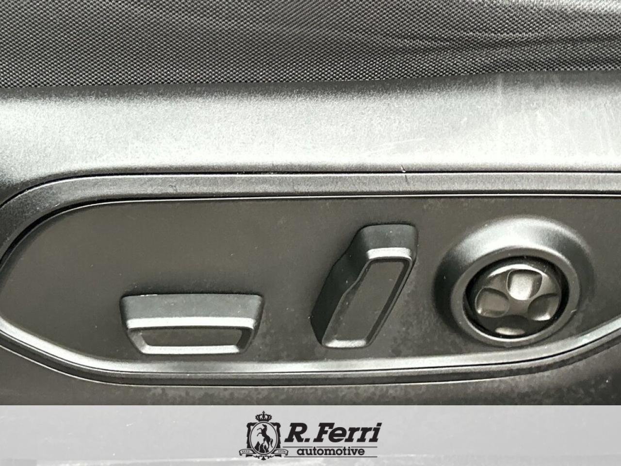 2023 Jeep Grand Cherokee Laredo 4dr 4x4 Photo