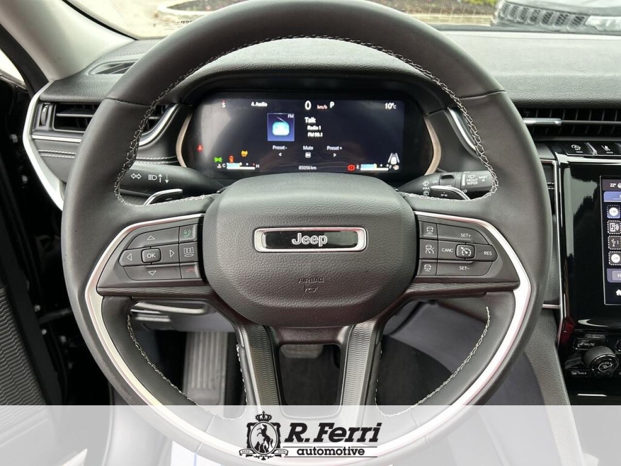 2023 Jeep Grand Cherokee Laredo 4dr 4x4 Photo