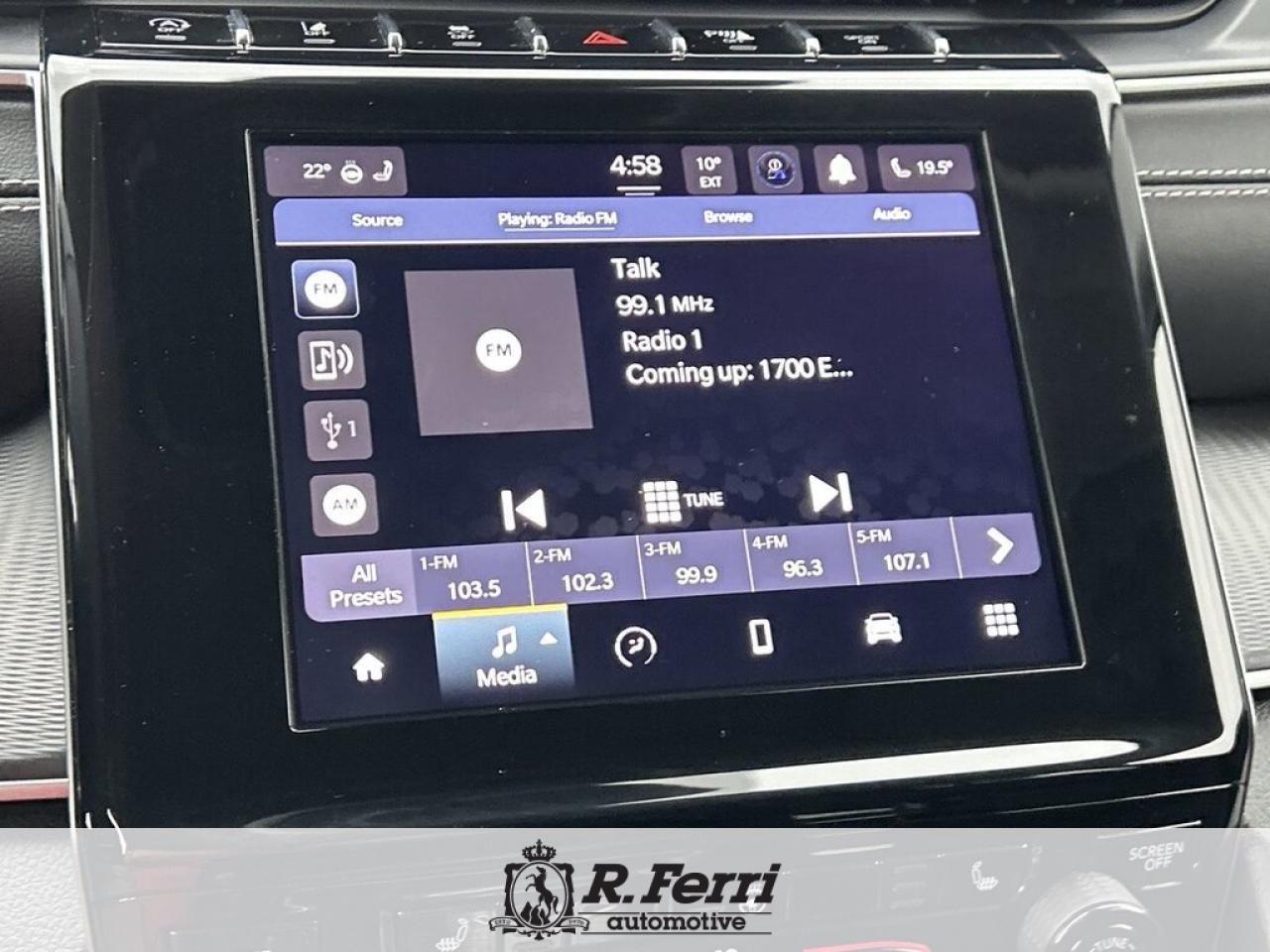 2023 Jeep Grand Cherokee Laredo 4dr 4x4 Photo