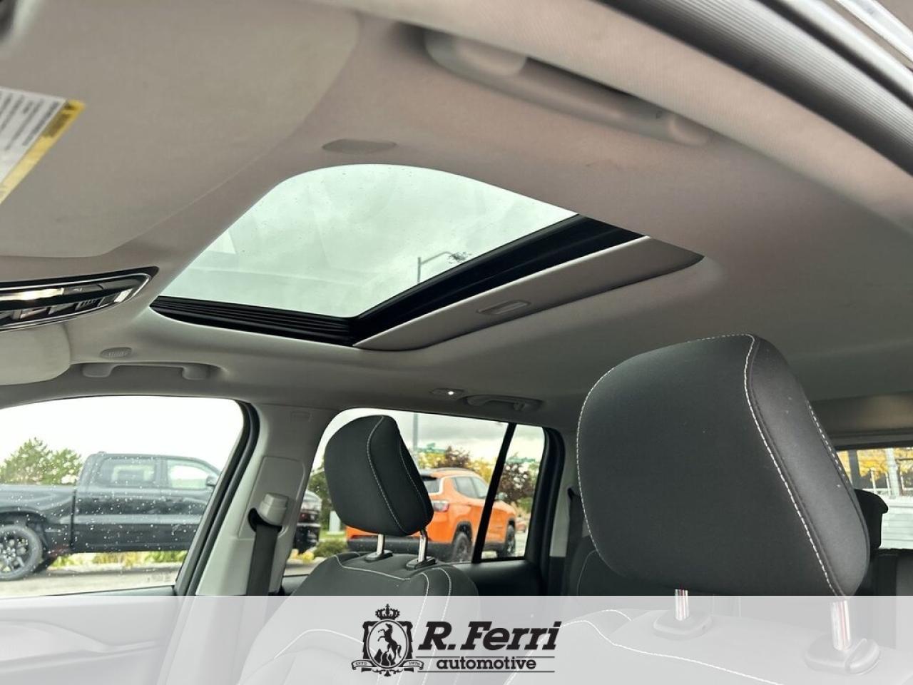 2023 Jeep Grand Cherokee Laredo 4dr 4x4 Photo