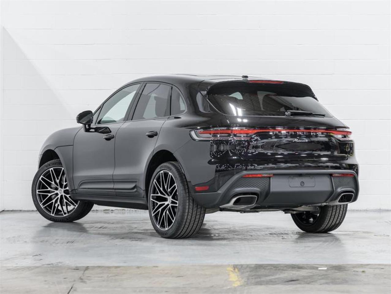 2026 Porsche Macan  Photo