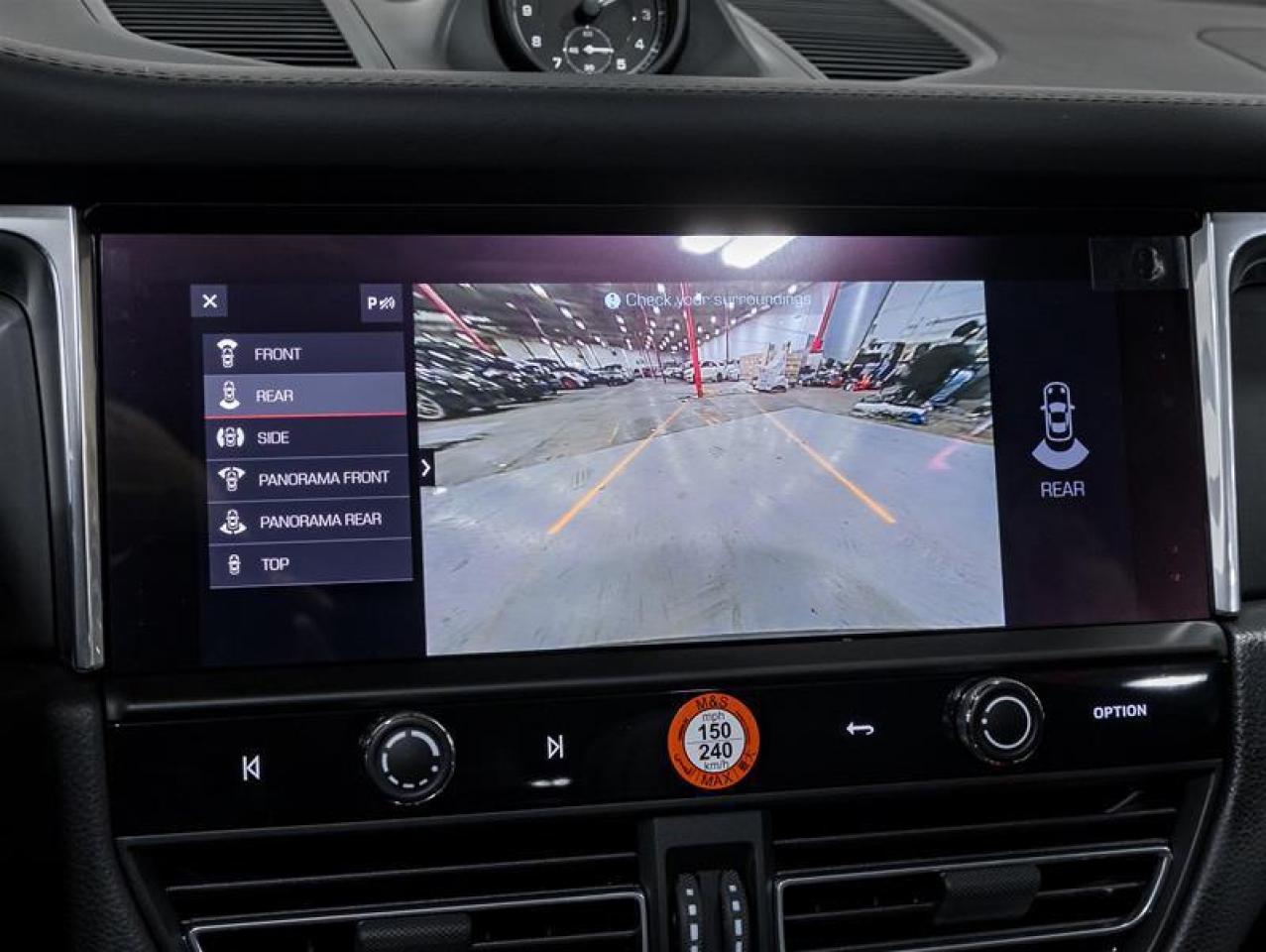 2026 Porsche Macan  Photo