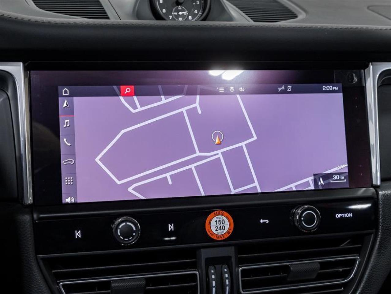 2026 Porsche Macan  Photo