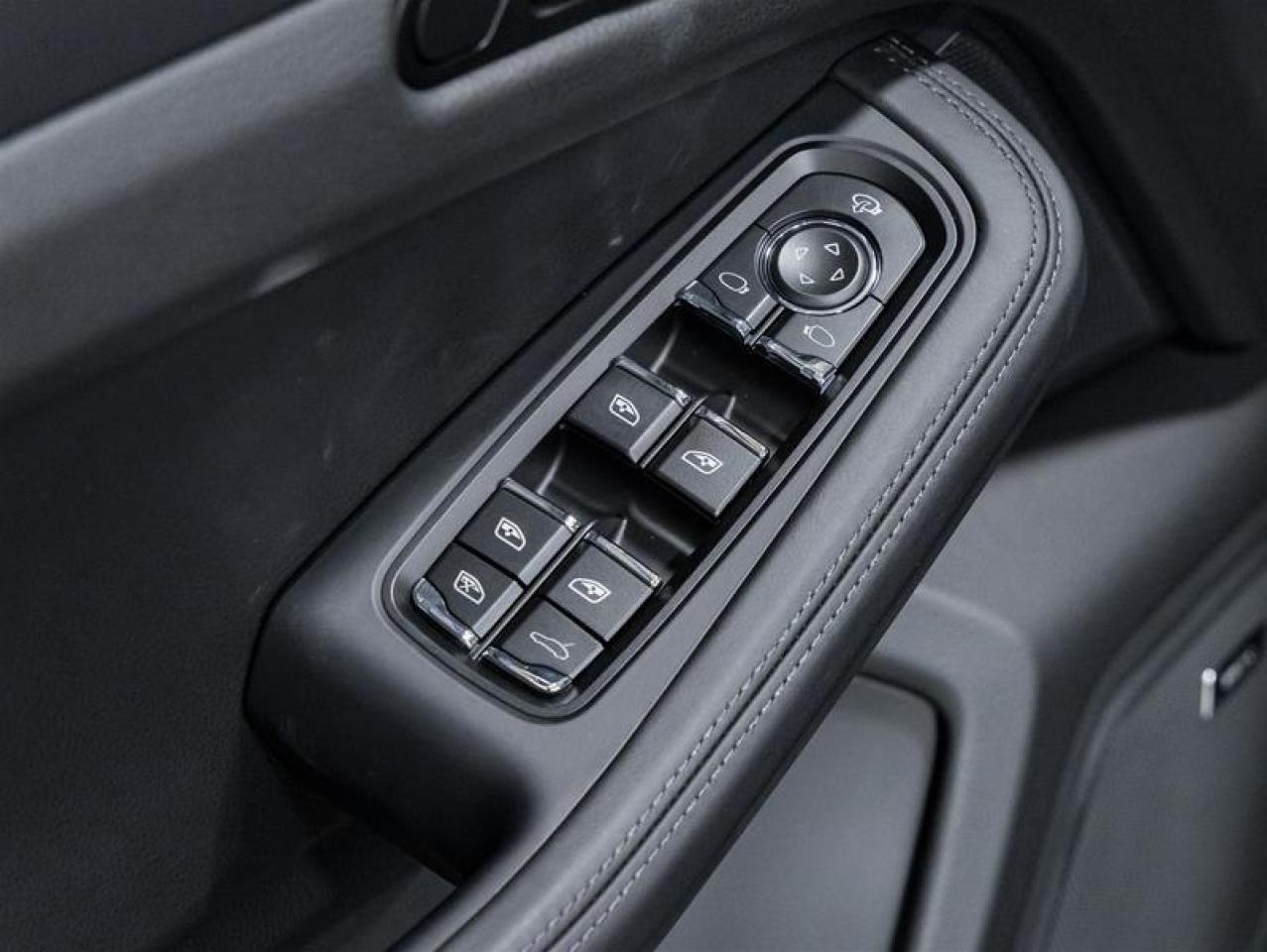 2026 Porsche Macan  Photo