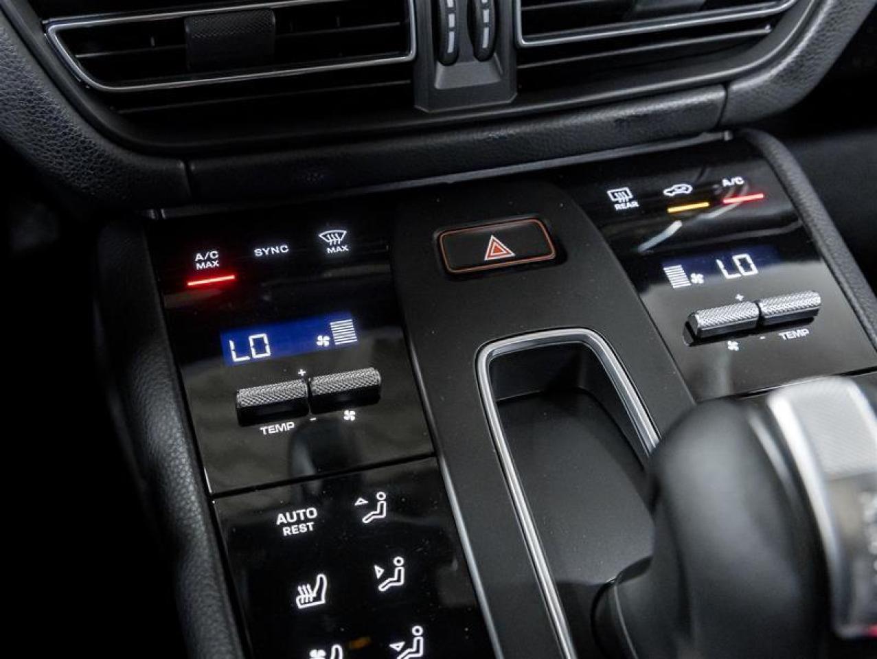 2026 Porsche Macan  Photo