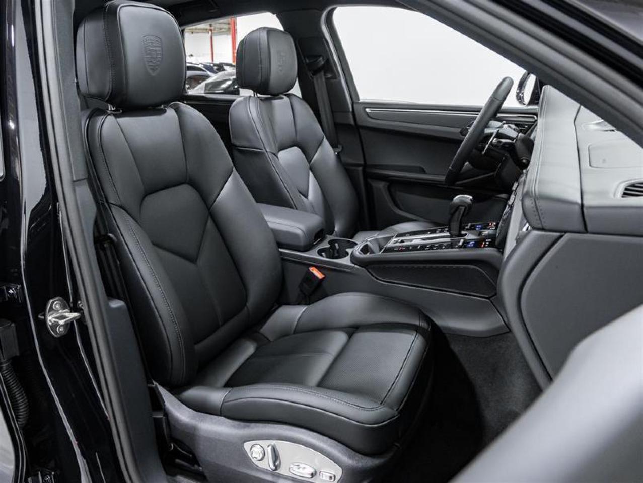 2026 Porsche Macan  Photo