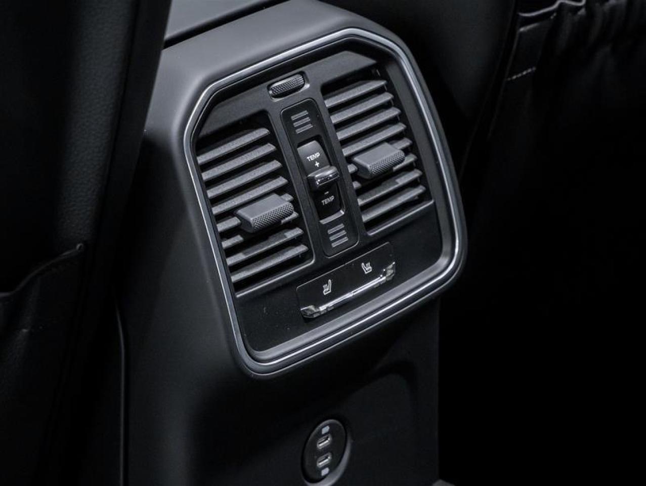 2026 Porsche Macan  Photo