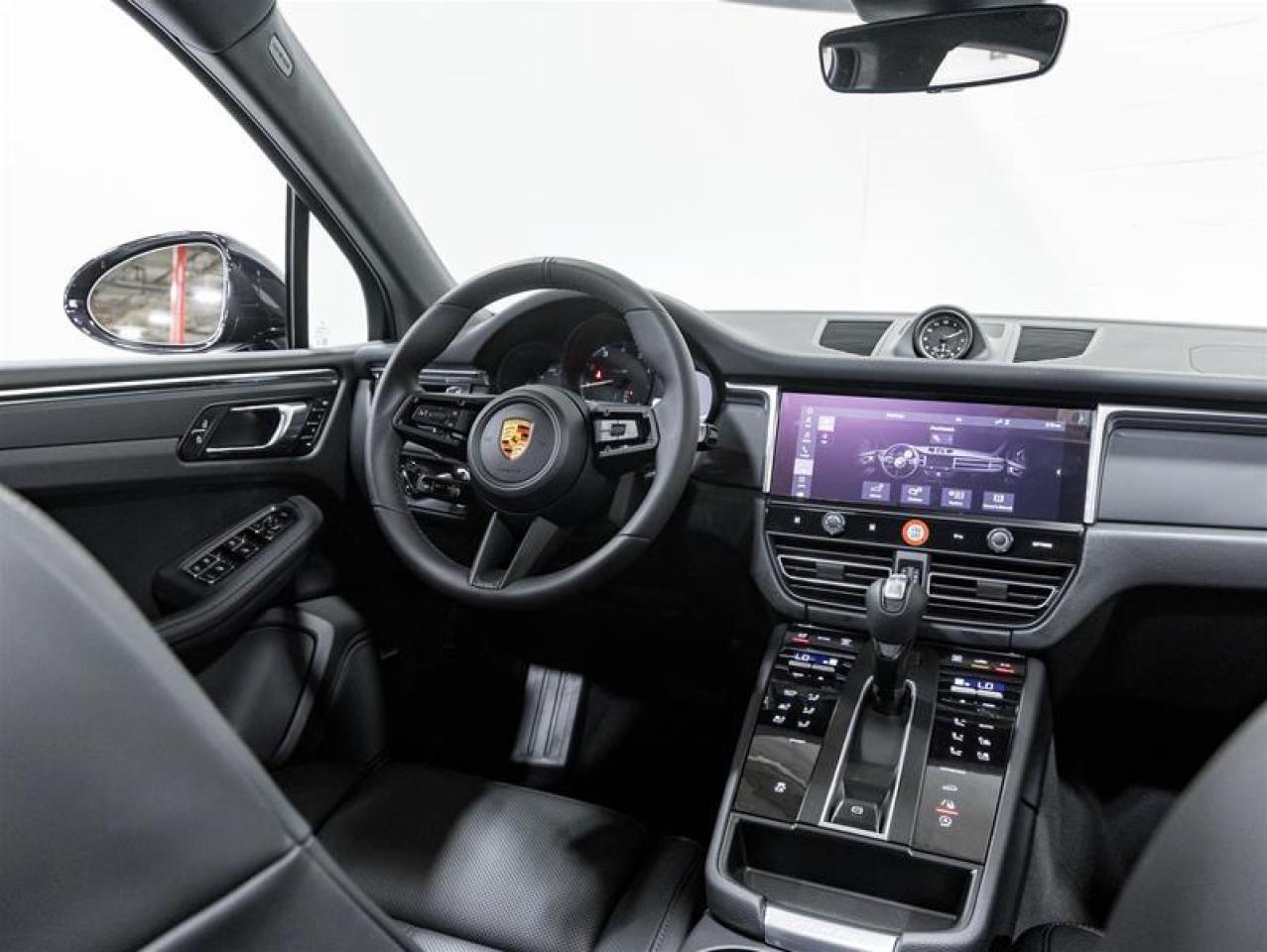 2026 Porsche Macan  Photo