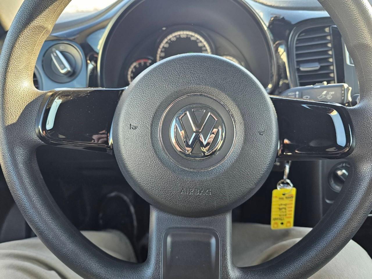 2016 Volkswagen Beetle 1.8 TSI Trendline (A6) 2dr Hatchback Photo