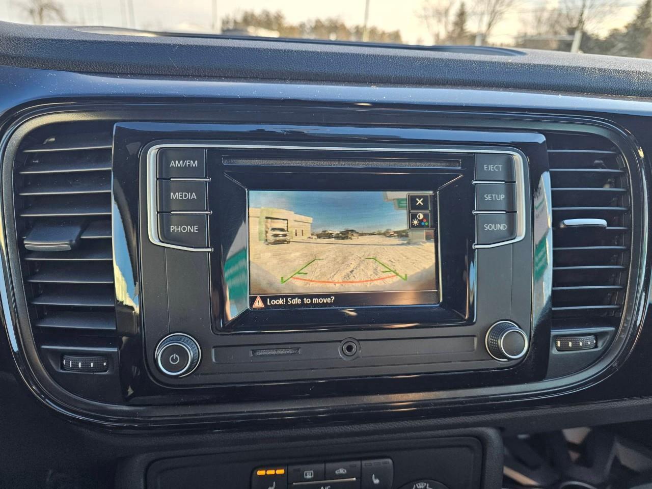 2016 Volkswagen Beetle 1.8 TSI Trendline (A6) 2dr Hatchback Photo