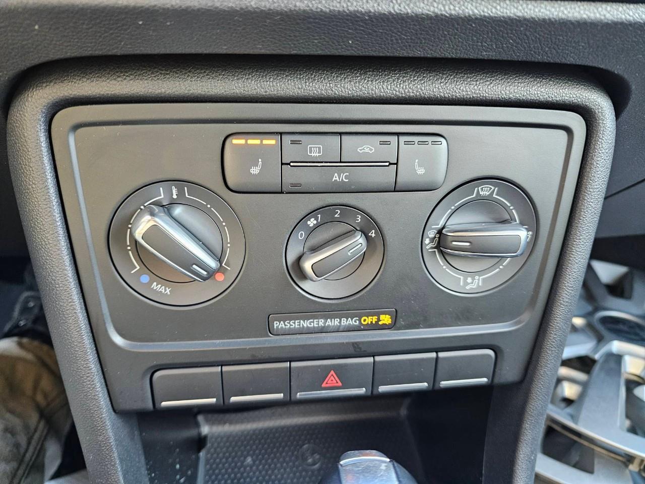 2016 Volkswagen Beetle 1.8 TSI Trendline (A6) 2dr Hatchback Photo