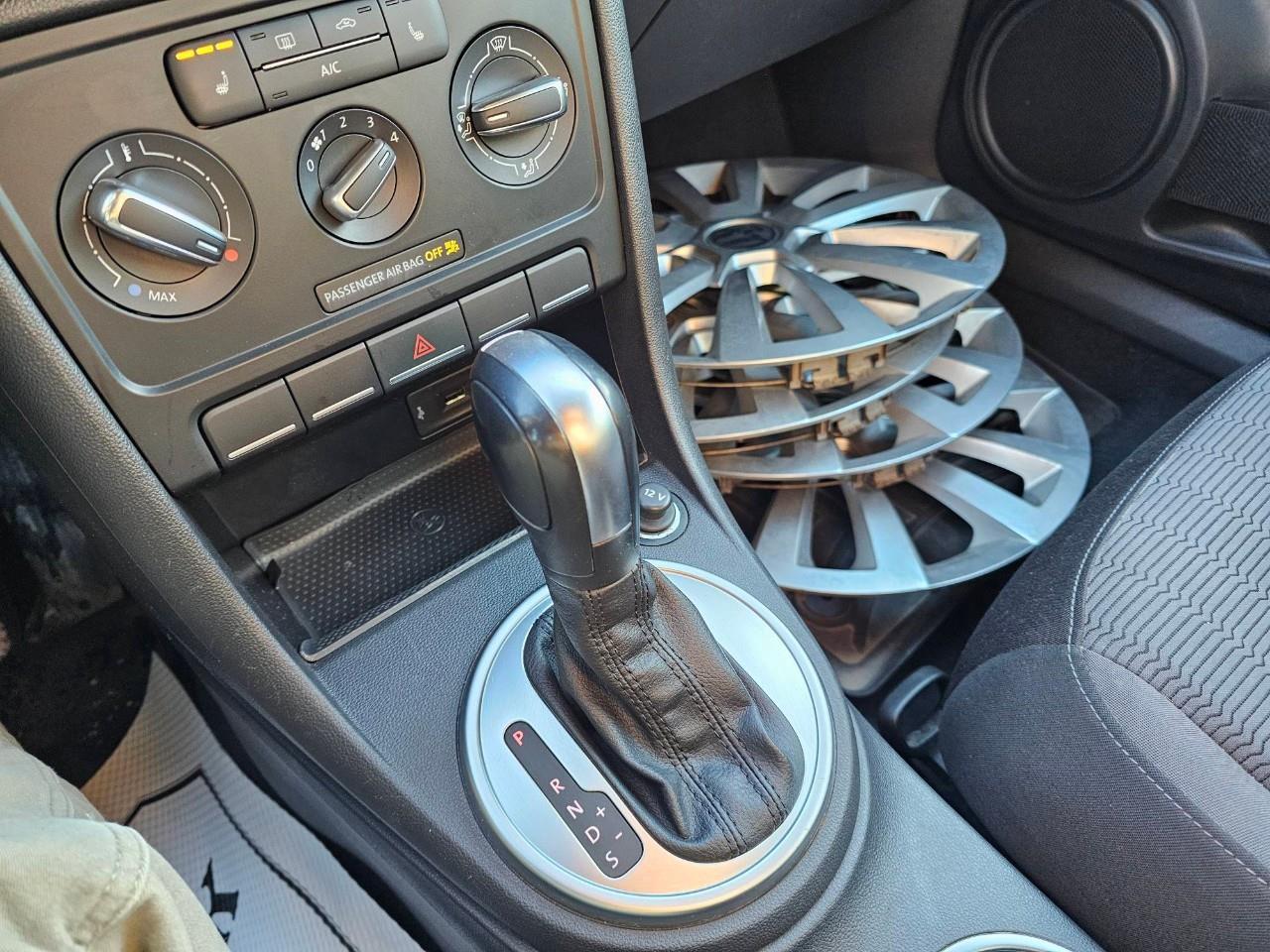 2016 Volkswagen Beetle 1.8 TSI Trendline (A6) 2dr Hatchback Photo