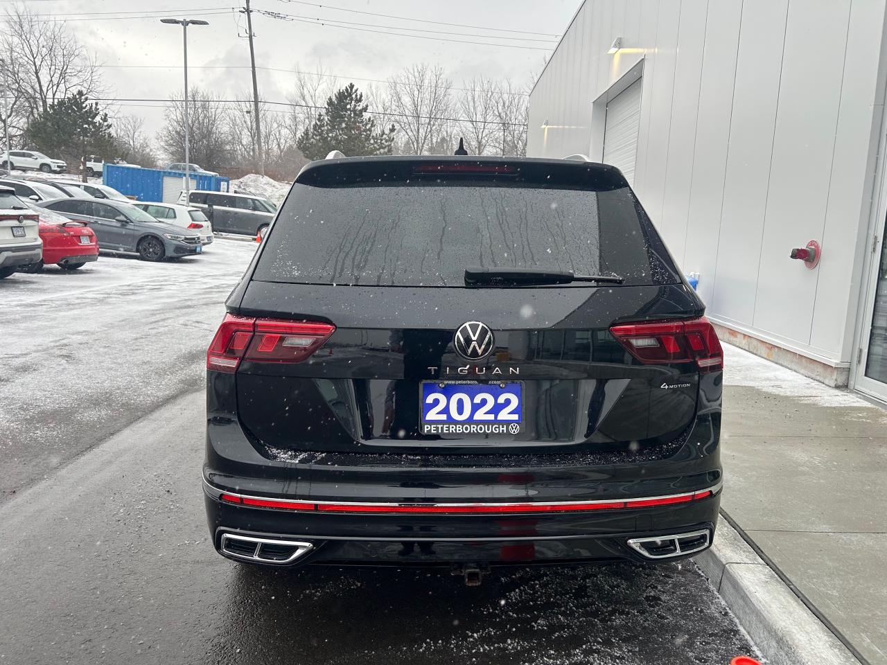 2022 Volkswagen Tiguan Highline R-LINE 4dr All-wheel Drive 4MOTION Photo3
