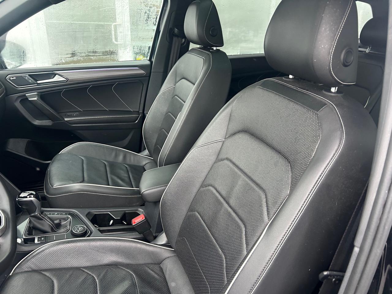 2022 Volkswagen Tiguan Highline R-LINE 4dr All-wheel Drive 4MOTION Photo